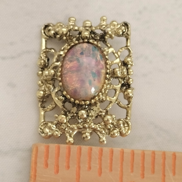 Elegant Vintage Pink Fire Opal Brooch Pin Gold Tone Filigree 1" - Picture 7 of 9